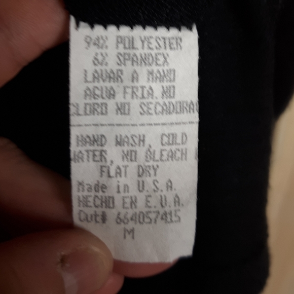 Young at Heart thin soft V-Neck sweater. Medium - Picture 6 of 6